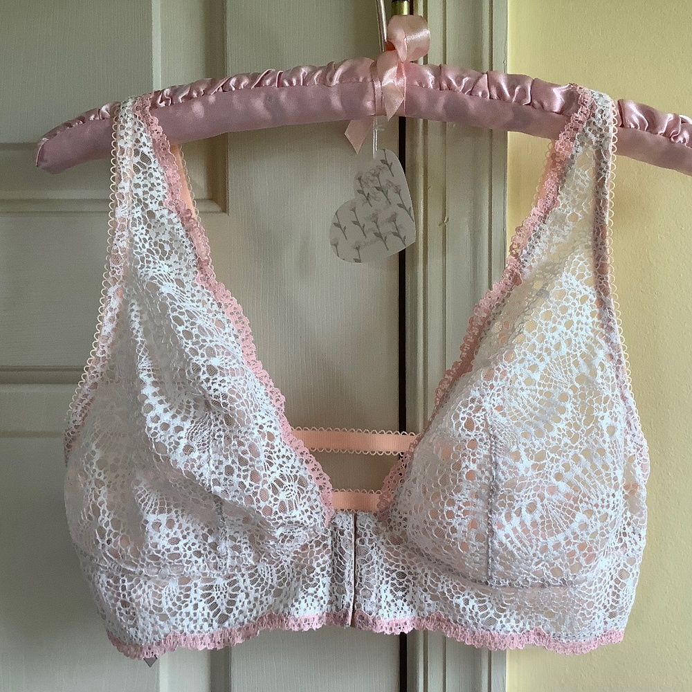 Victoria’s Secret Set Lace Bracelet & Panties White Pink Peach SZ M/L